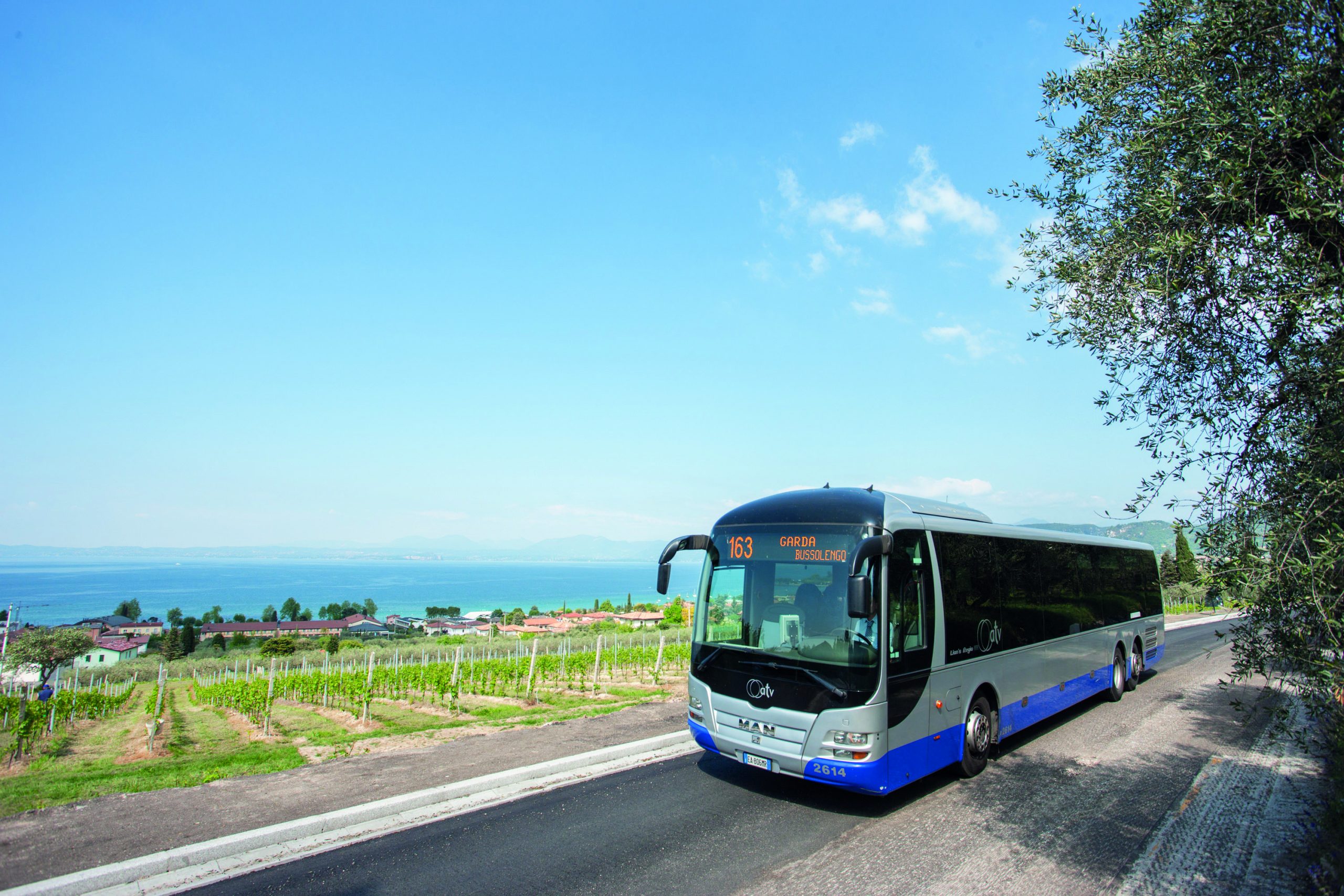 ATV-autobus-viaggia-lungo-Garda